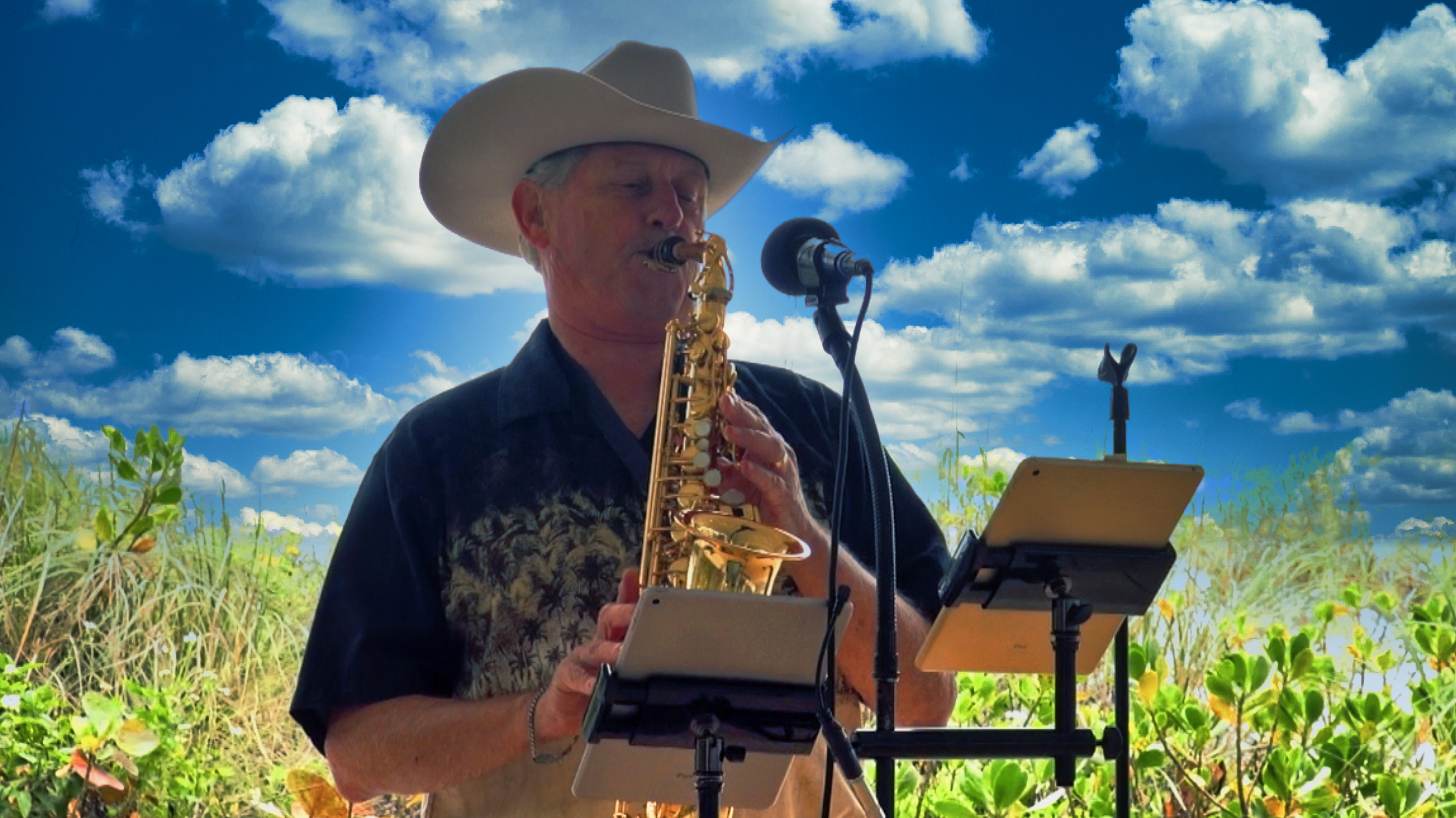 Billy Lewis at Oldies Beach Dance